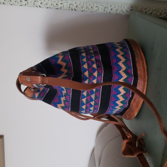 Vintage Tooled Leather Woven Tapestry Bucket Drawstring Crossbody Bag - Picture 3 of 8